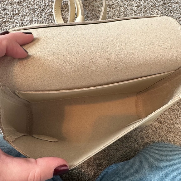 Portland Leather Goods medium Metro crossbody bag in Bone - Picture 3 of 3